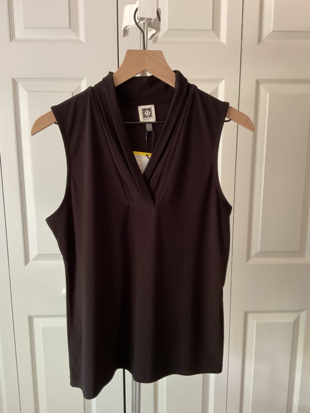 Anne Klein Sleeveless V-Neck Women's Top in Black